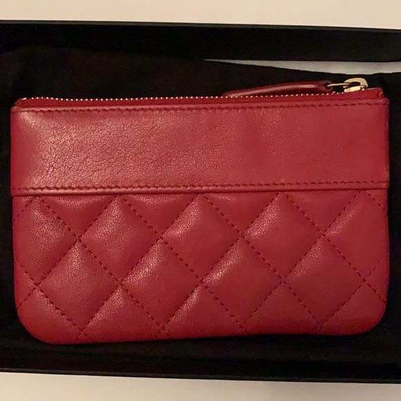 Chanel O pouch. Caviar red. Comes with box and proof of authenticity. - Picture 4 of 13